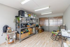 Image 31 - 923247