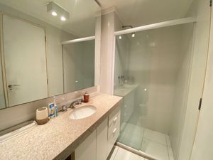 Image 13 - 923251
