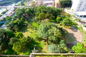 Image 1 - 923252
