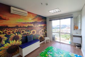Image 4 - 923252