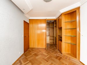 Image 3 - 923257
