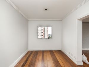 Image 33 - 923257
