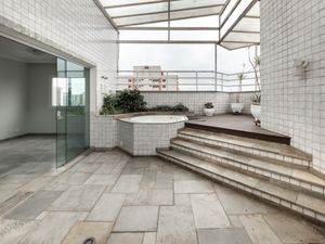 Image 17 - 923257