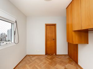 Image 32 - 923257