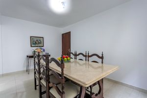 Image 11 - 923275