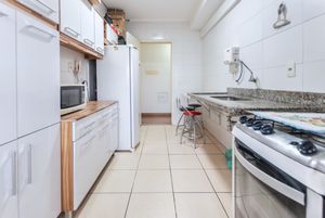 Image 22 - 923291