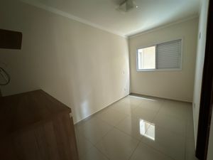 Image 8 - 923297