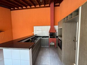 Image 25 - 923297