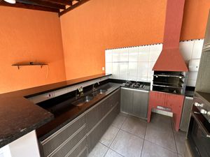 Image 18 - 923297