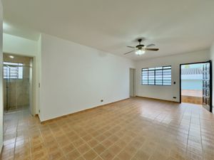 Image 34 - 923298