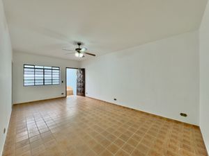 Image 42 - 923298