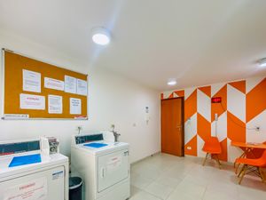 Image 35 - 923302