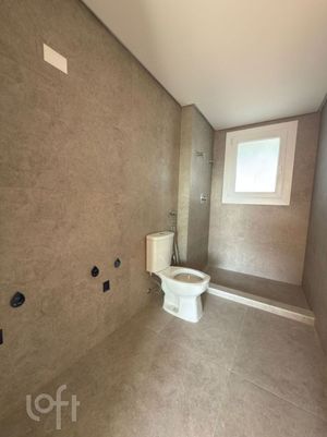 Image 4 - 923305