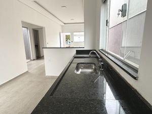 Image 25 - 923311