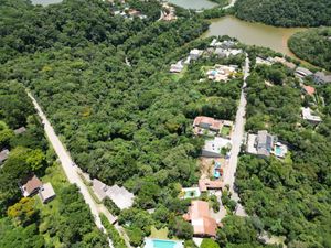 Image 25 - 923342