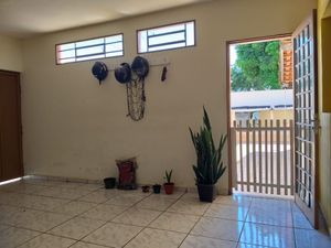 Image 8 - 923437
