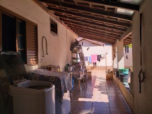 Image 21 - 923437