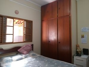 Image 11 - 923437