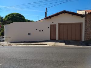 Image 4 - 923437