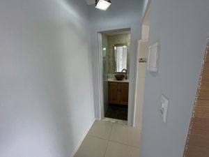 Image 22 - 923446