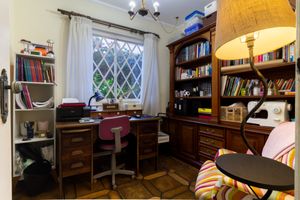 Image 45 - 923454