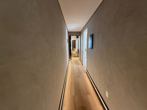 Image 28 - 923465