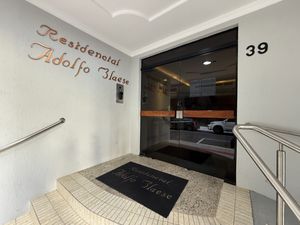 Image 4 - 923465