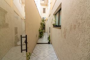 Image 25 - 923468