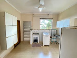 Image 15 - 923471