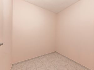 Image 32 - 923472