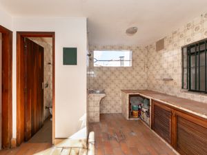 Image 31 - 923472