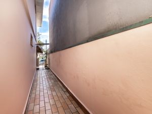 Image 38 - 923472