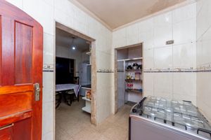 Image 25 - 923482
