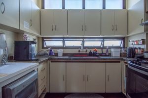 Image 17 - 923485