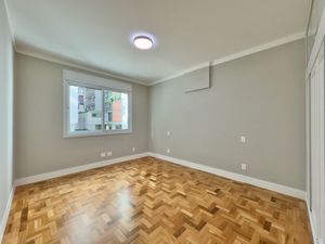 Image 31 - 923487