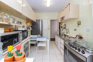 Image 17 - 923491