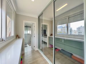 Image 45 - 923492