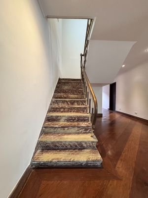 Image 31 - 923494