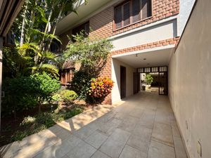 Image 28 - 923494