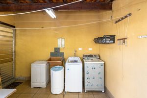Image 30 - 923498