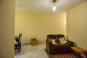 Image 21 - 923502