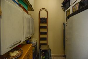 Image 33 - 923502
