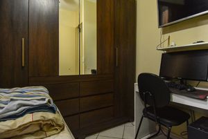 Image 42 - 923502