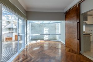 Image 16 - 923515