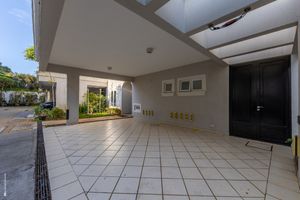 Image 1 - 923515