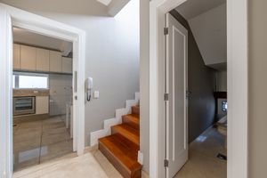 Image 30 - 923515