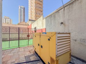 Image 31 - 923517