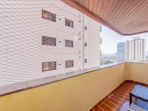 Image 24 - 923517