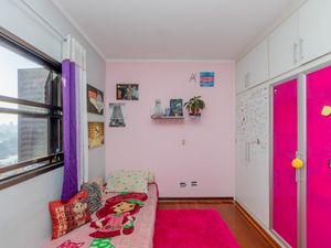 Image 16 - 923517