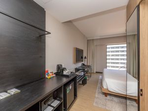 Image 8 - 923528